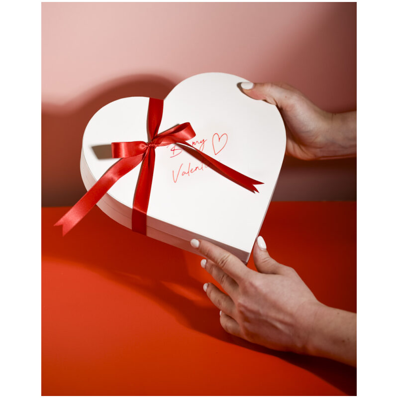 16-Piece Valentine Chocolate Pralines Heart Box - Image 4