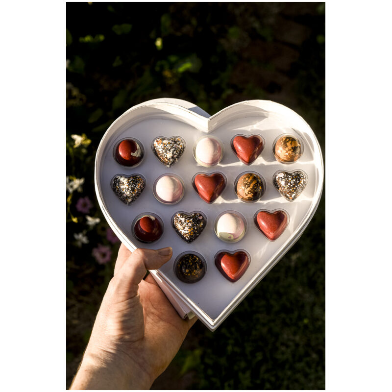 16-Piece Mother's Day Chocolate Pralines Heart Box - Image 2