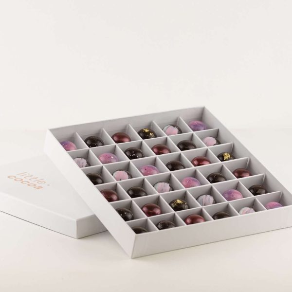 Chocolate gift box with 36 pralines